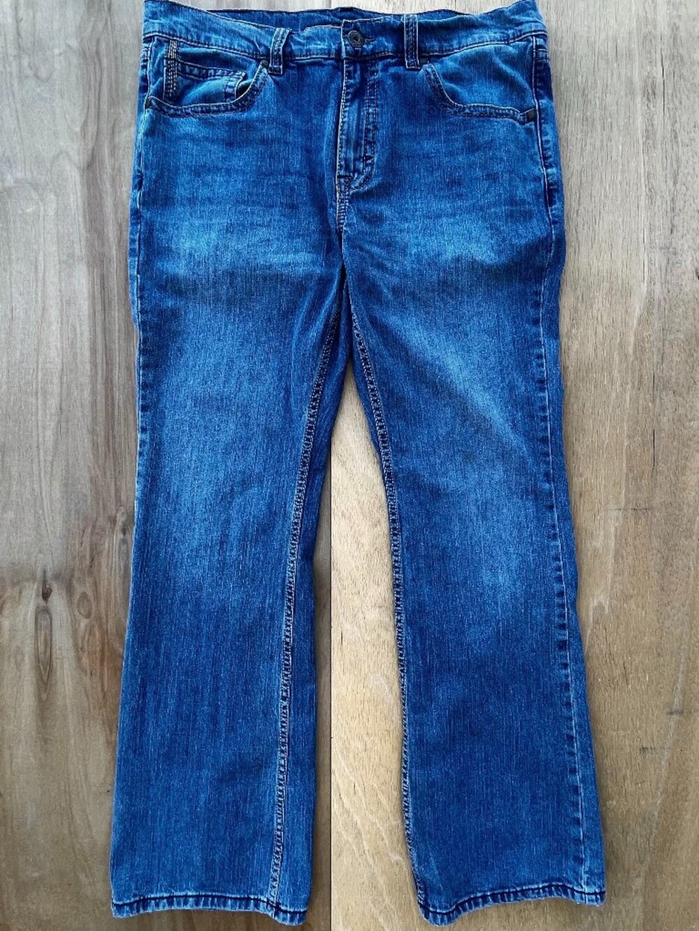 CODY JAMES STRAIGHT LEG JEANS MEN’S sz 36W x 34L Medium Wash Distressed Denim